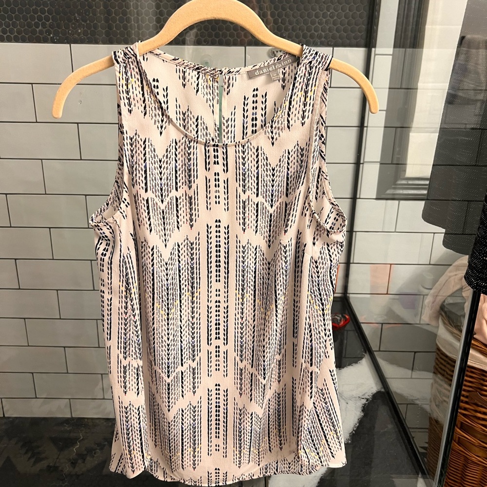 White and black Daniel Rainn sleeveless top